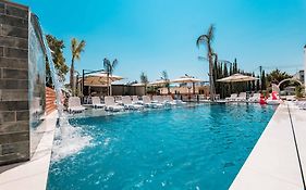 Ksamil Central Park Hotel